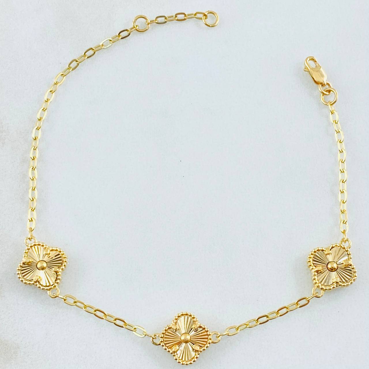 Clover Bracelet Golden 5.3gr / 7 1/2 in / 18K Yellow Gold Nac.Esp.