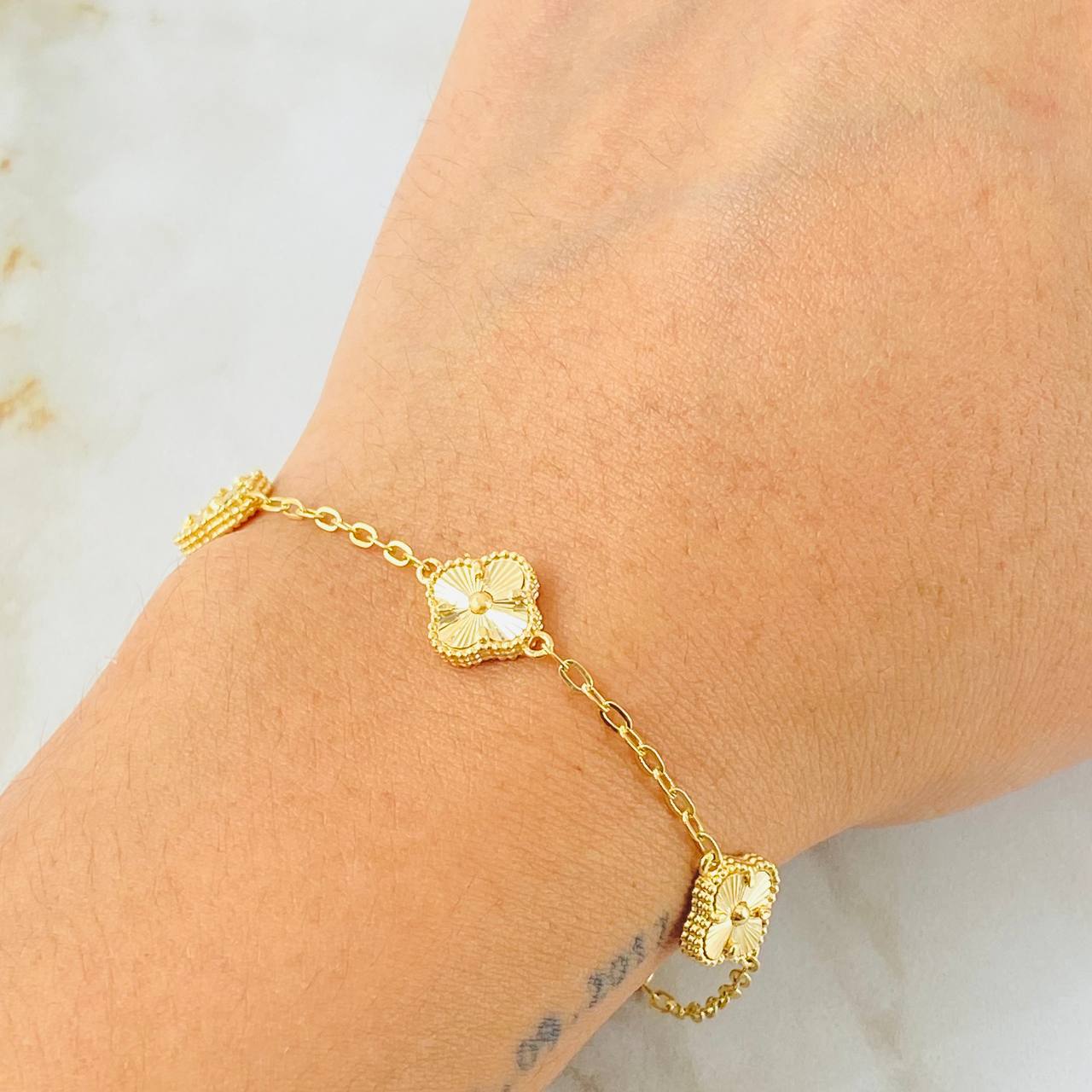 Clover Bracelet Golden 5.3gr / 7 1/2 in / 18K Yellow Gold Nac.Esp.