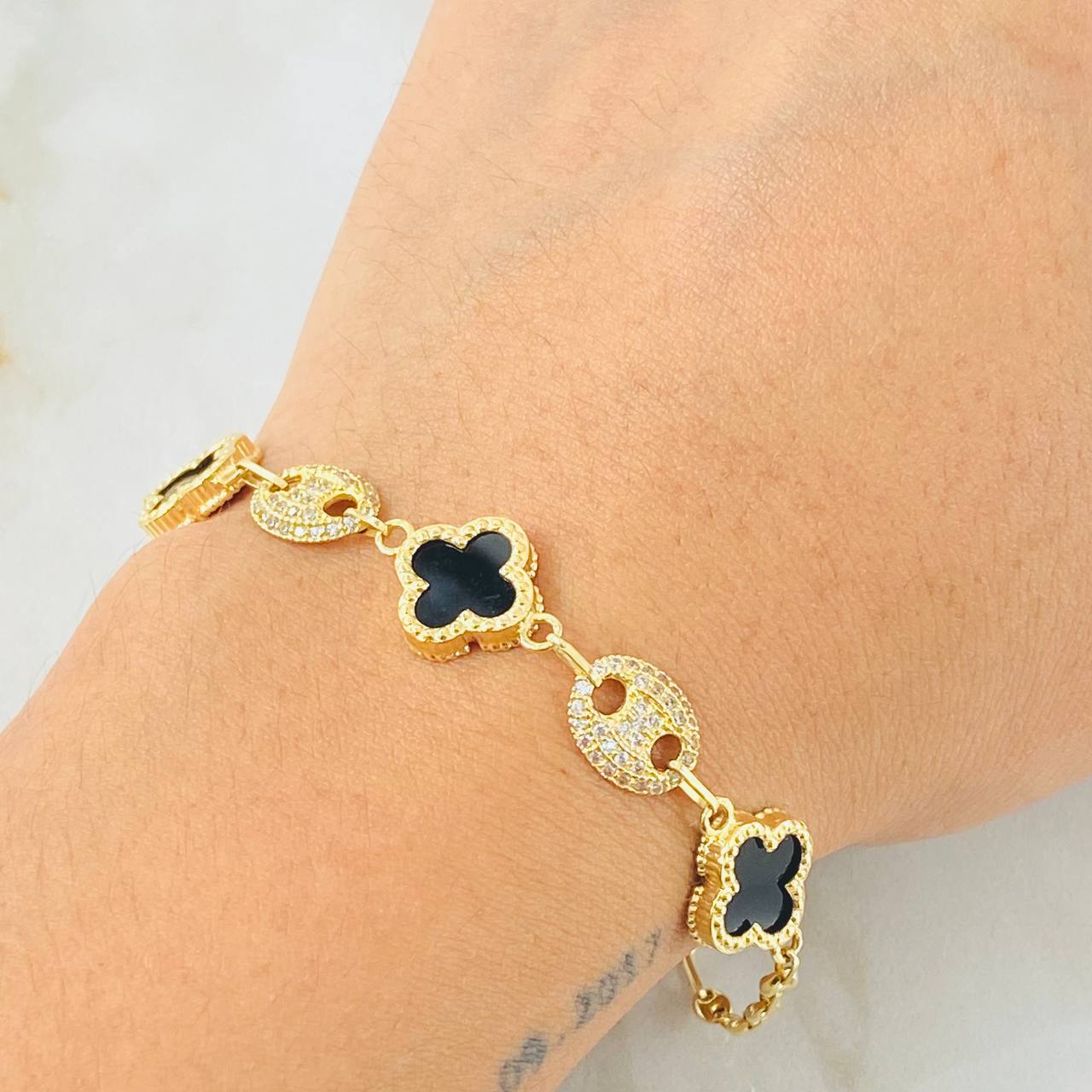 Bracelet GC Black-Gold Clover 6.35gr / 7 1/4 in / 18K Yellow Gold Special Edition