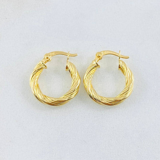 Emmi Hoop Earrings 1.45gr / 3/4 in / 18K Gold ©