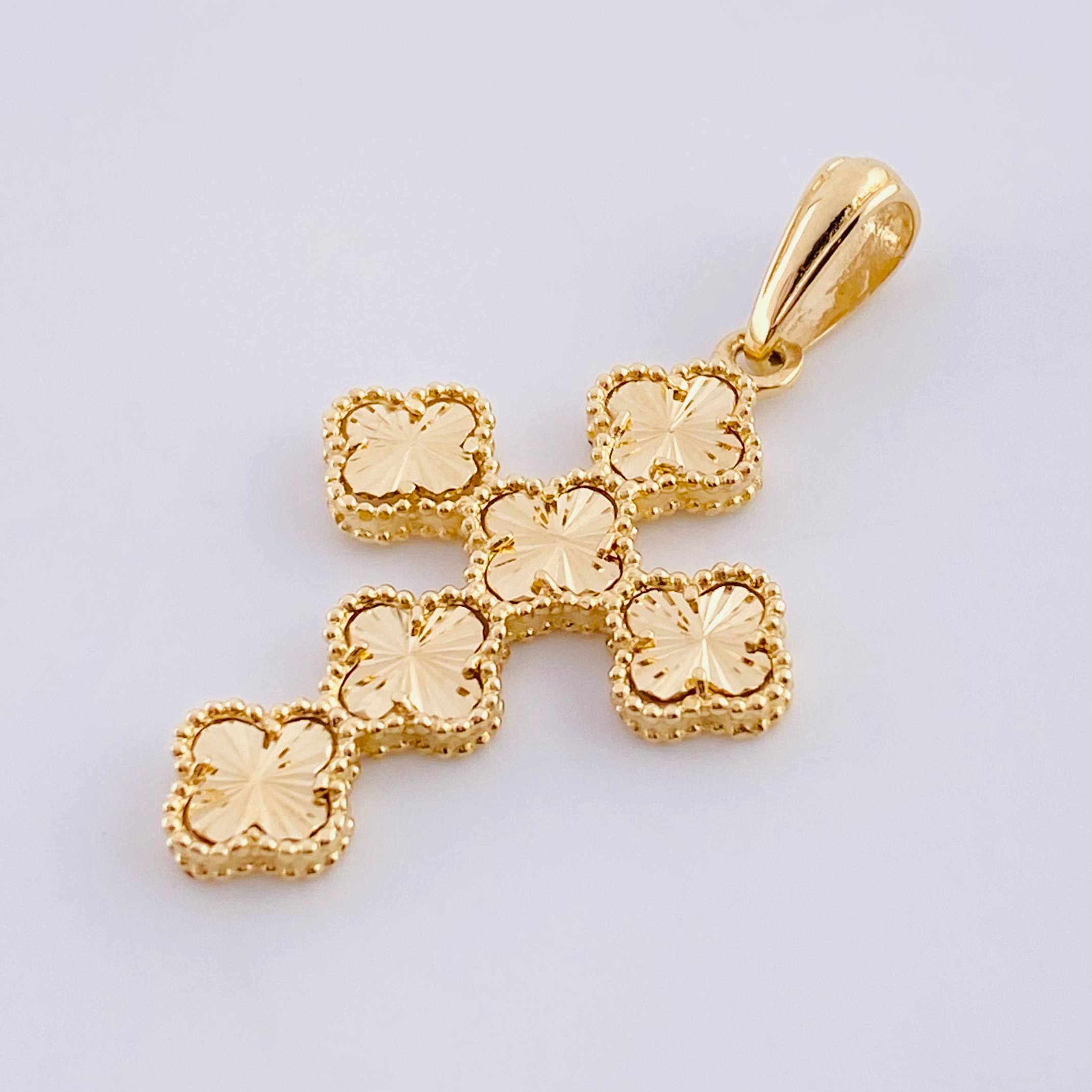Dije Cruz trebol diamantado 4.15g / 1 1/2 in Oro Amarillo 18K