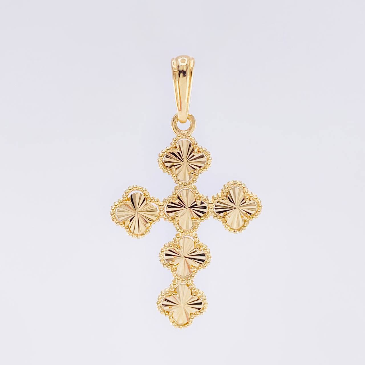Dije Cruz trebol diamantado 4.15g / 1 1/2 in Oro Amarillo 18K