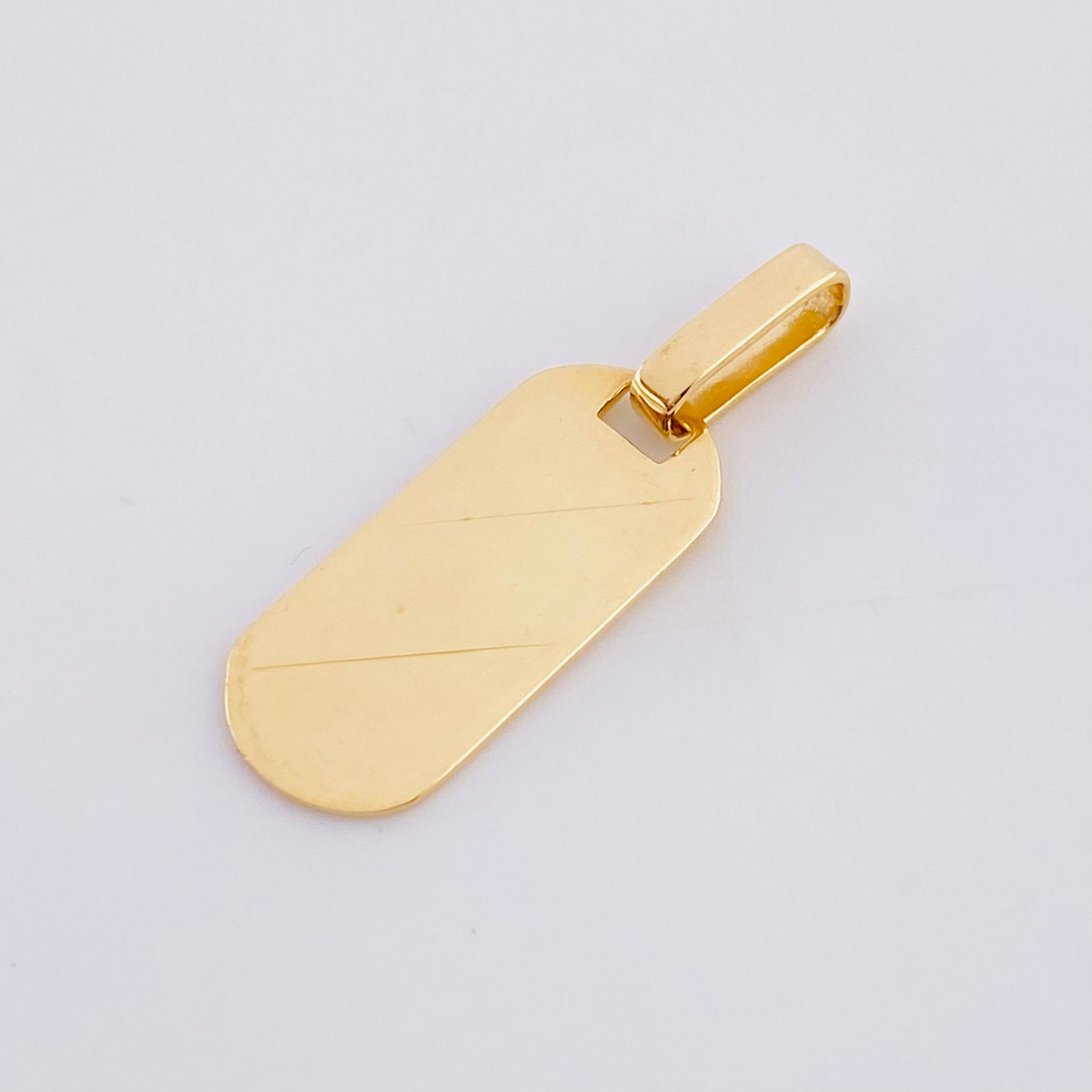 Rounded Rectangle Pendant 1.55g / 1 in 18K Yellow Gold
