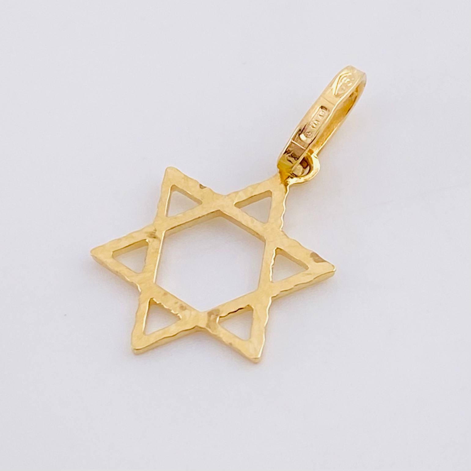 Dije Estrella de david diamantada 0.6g / 3/4 in Oro Amarillo 18K