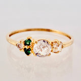 Anillo Solitario Flores Delicadas 0.9gr / T5 / Oro Amarillo 18K