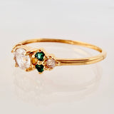 Anillo Solitario Flores Delicadas 0.9gr / T5 / Oro Amarillo 18K