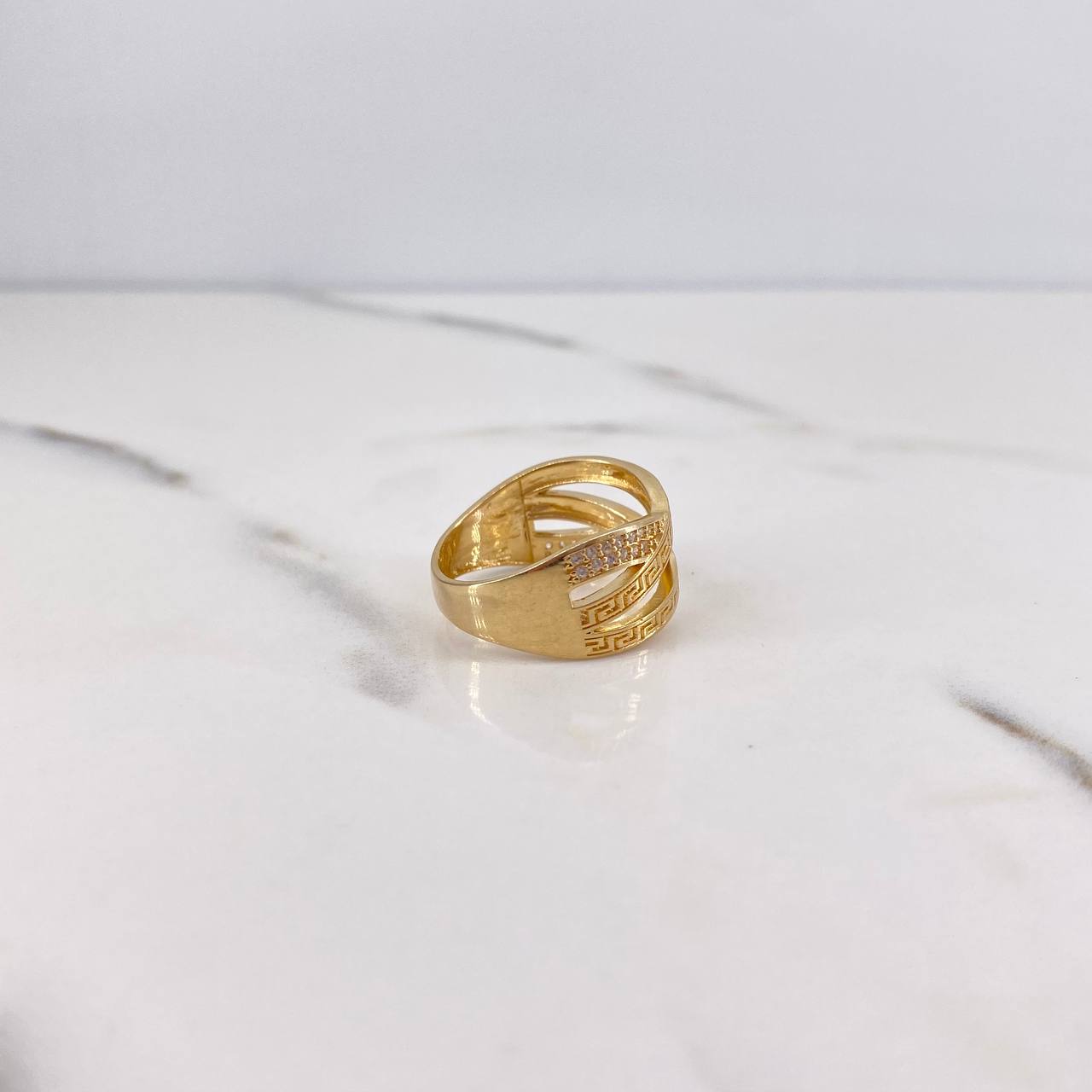 Crossed Lines Ring 4.4gr / T7 1/4 / White Zircons 18K Yellow Gold $