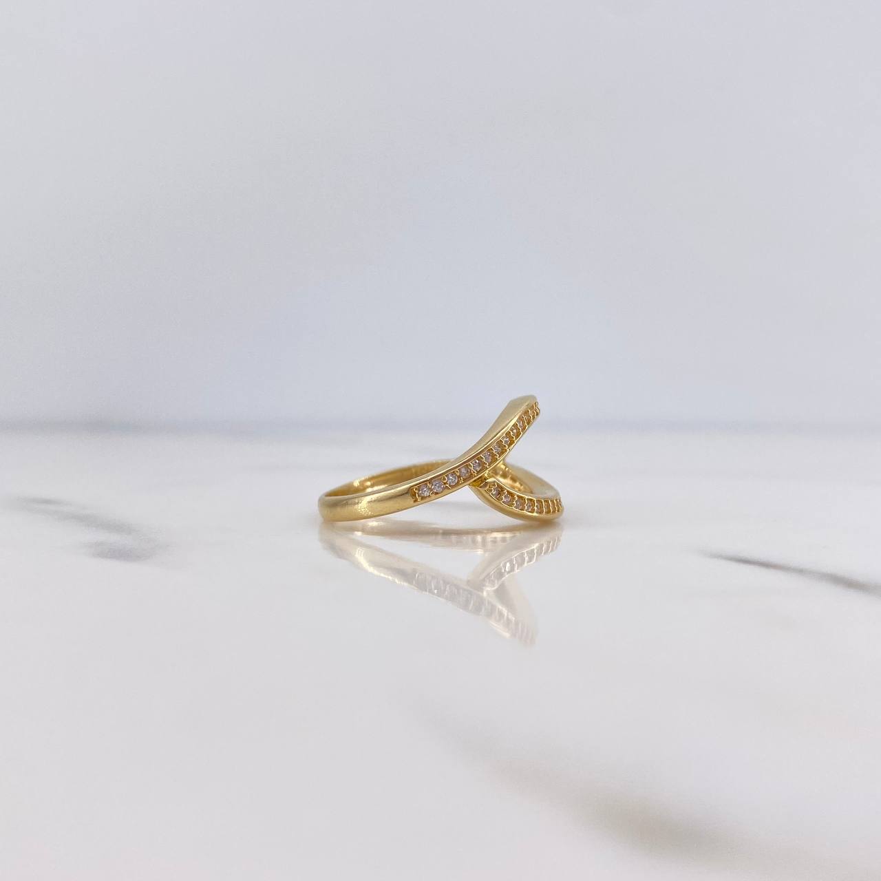 Oval Ring 3.1gr / Size 7 3/4 / White Zircons 18K Yellow Gold $