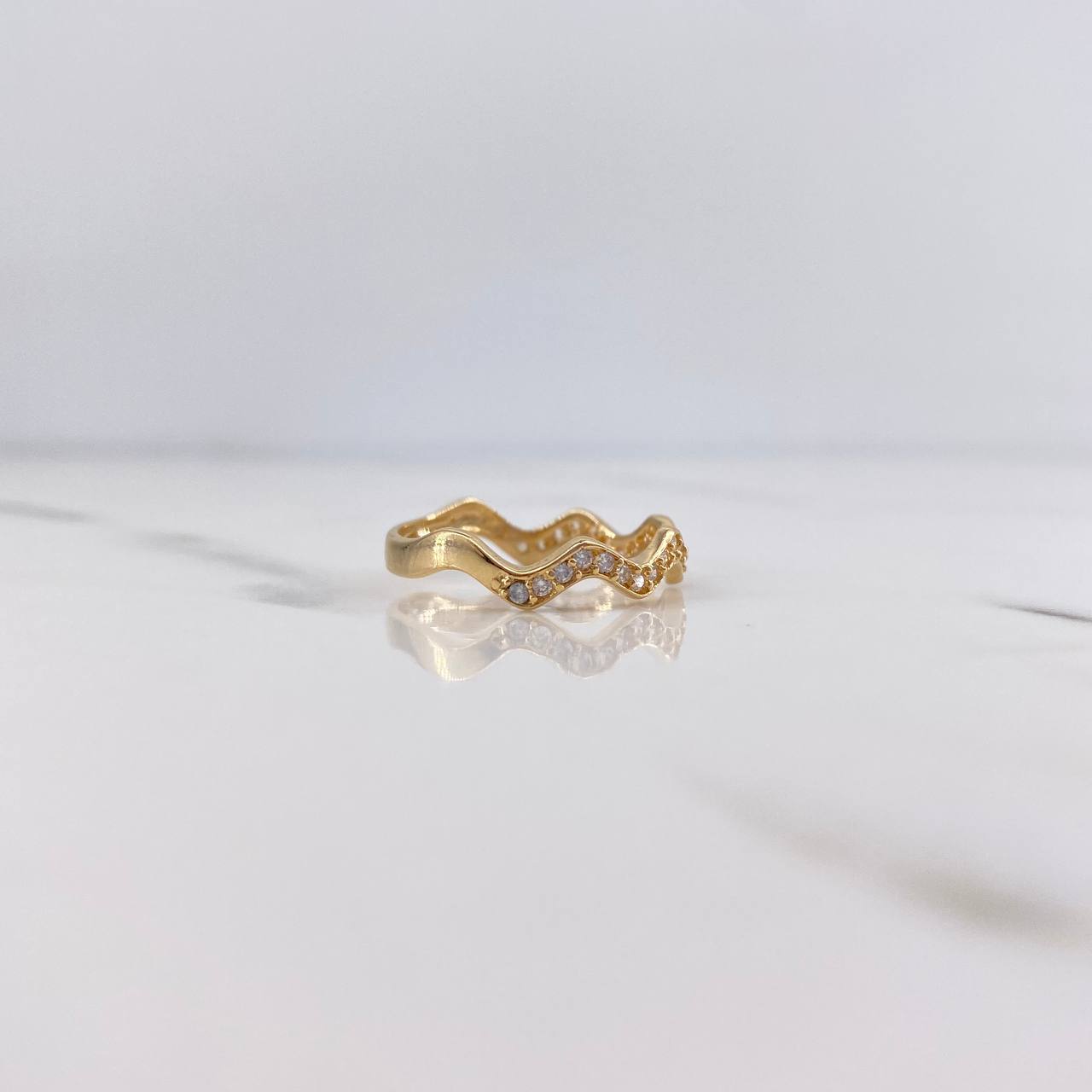 Zig-Zag Wave Ring 1.85gr / Size 6 3/4 / White Zircons 18K Yellow Gold $
