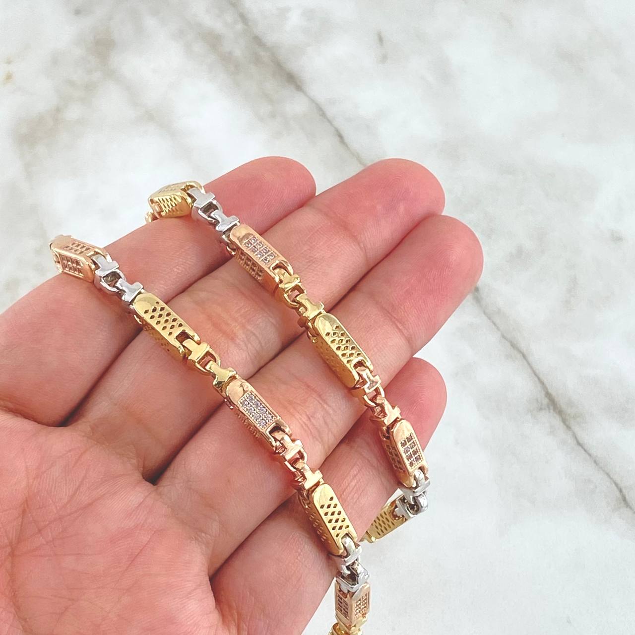 Rustic Chain Rectangular Box 77.1gr / 70cm / 4.3mm White Zircons Three 18K Golds