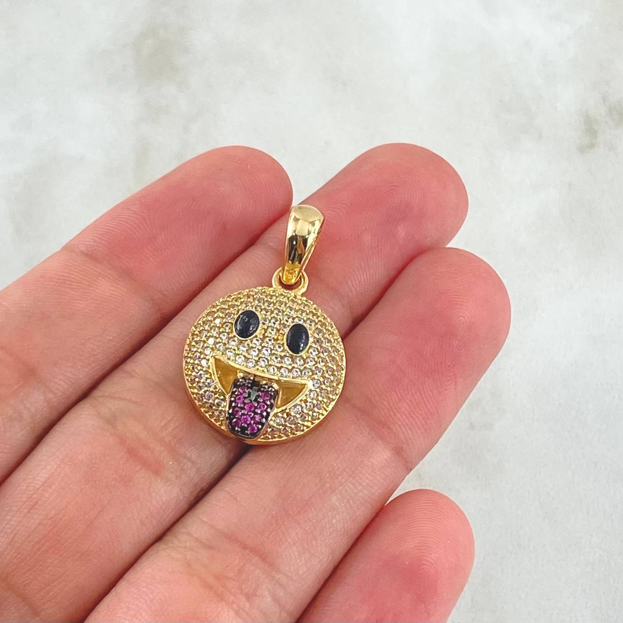 Pendant Emoji Tongue Out 4.05gr / 2.6cm / White Fuchsia Zircons 18K Yellow Gold