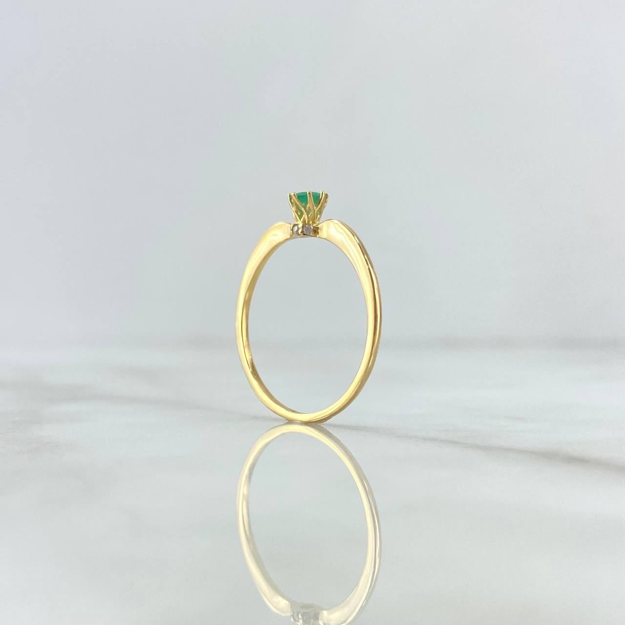 Ring Solitaire On Scepter 1.5gr / Size 8 1/4 / Emeralds 0.18pts - White Diamonds 10qts 18K Yellow Gold (Jewel)