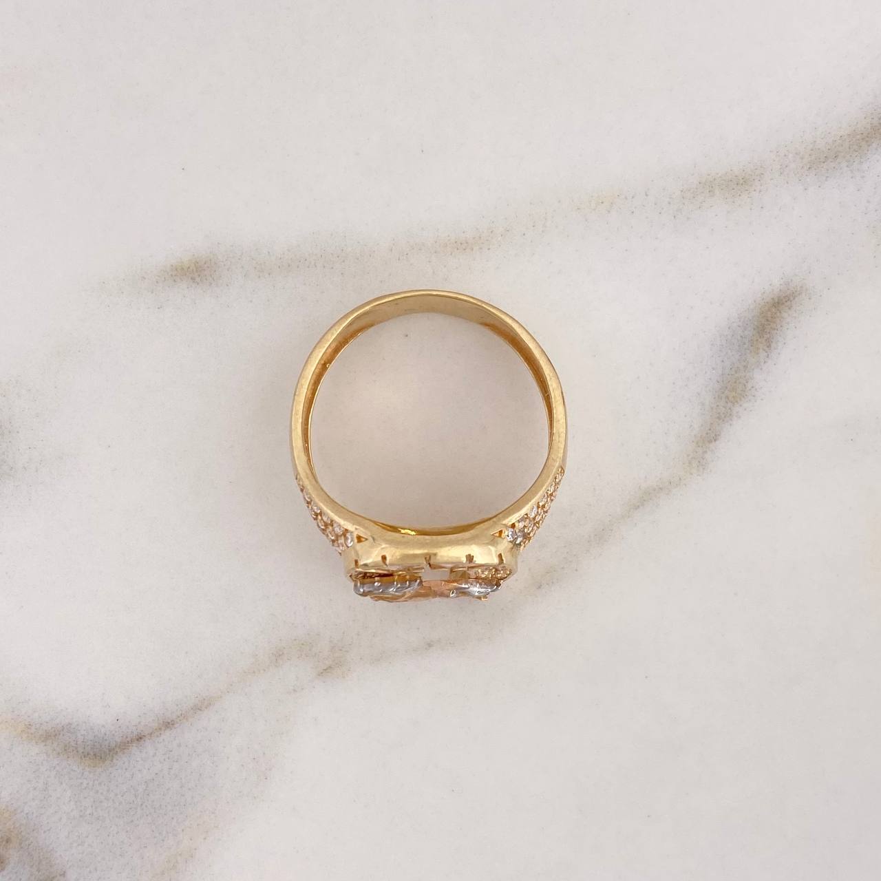 Horseshoe Horse Ring 5.5gr / Size 8 1/2 / White Zircons Three 18K Golds #