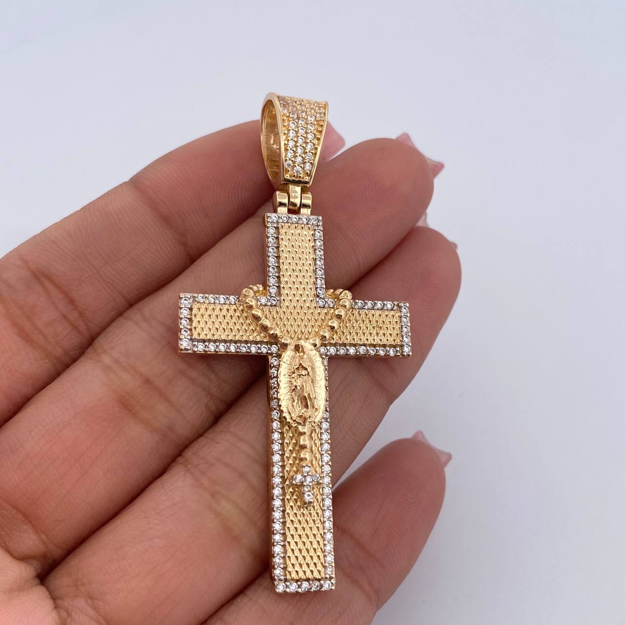 Dije Cruz Rosario Guadalupe 10gr / 5.8cm / Circones Blancos Oro Amarillo 18K $