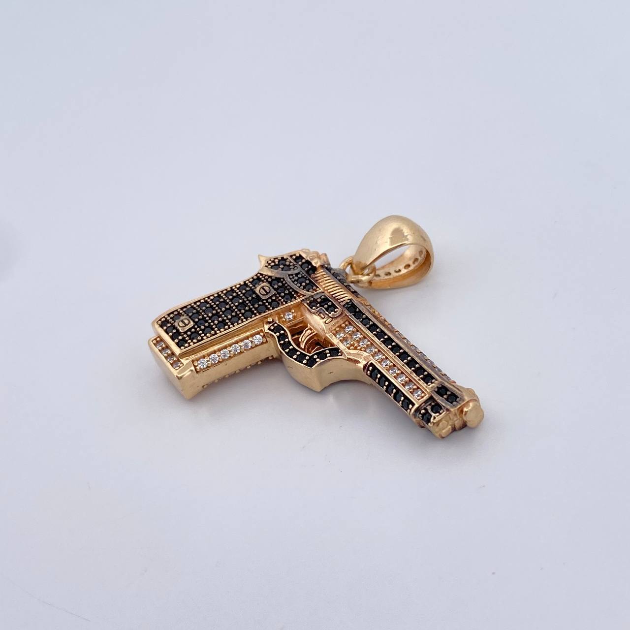Pendant Gun 11.25gr / 3cm / White and Black Zircons Two Yellow and Black 18K Gold $