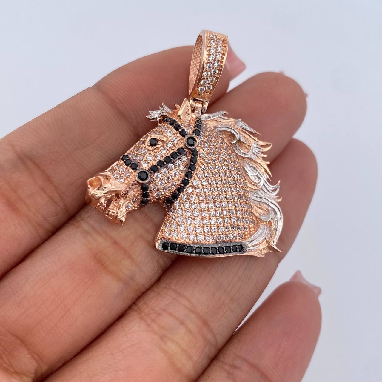 Pendant Horse 8.3gr / 3.6cm / White and Black Zircons Three 18K Gold $