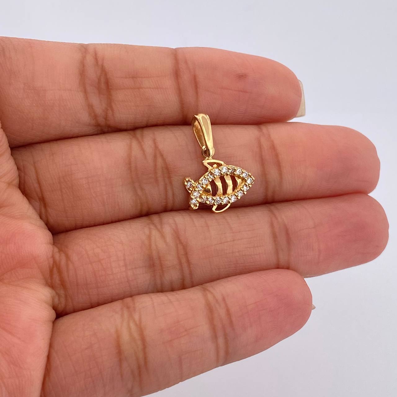 Fish Pendant 1.2gr / 18K Yellow Gold &