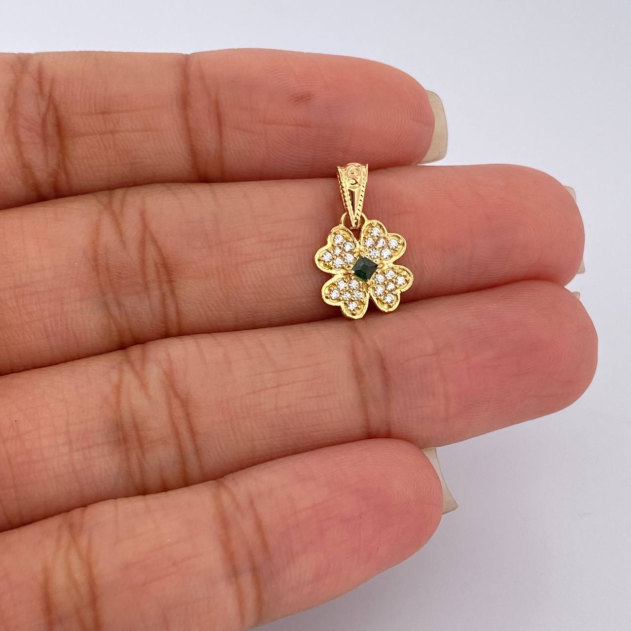 Pendant Flower 0.8gr / 18K Yellow Gold &