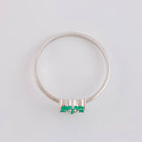 Anillo Flor Seis Petalos 1.3gr / T7 / Esmeraldas 07Pts Oro Blanco 18K (Joya)