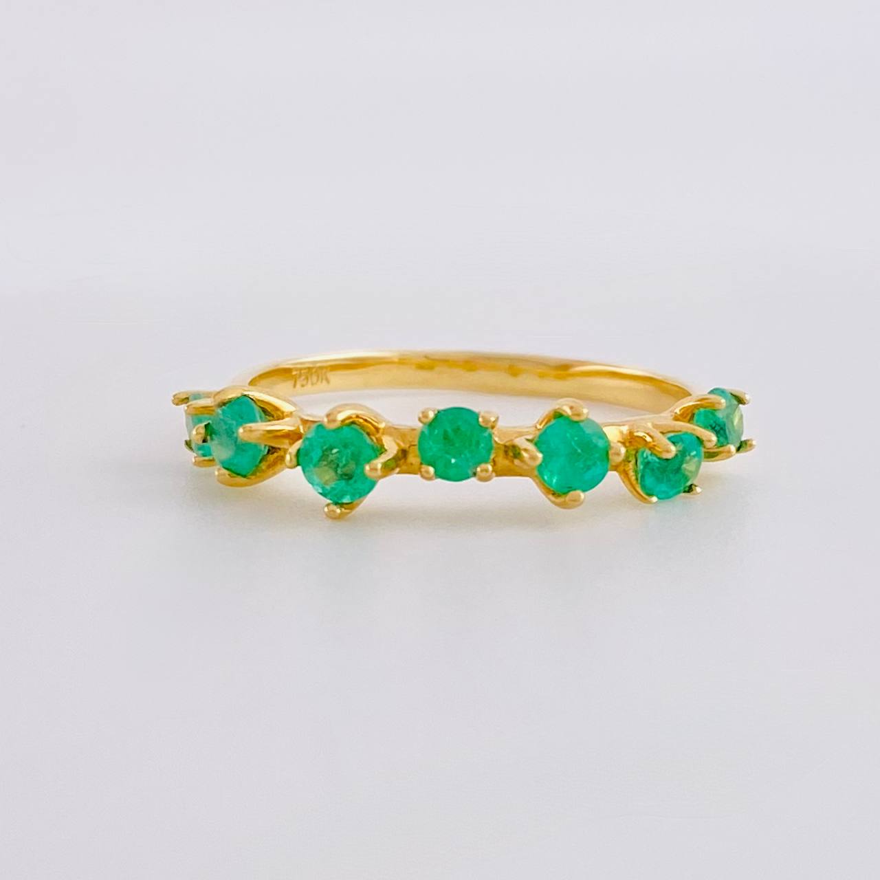 Anillo Hiedra 2.5gr / T8 / Esmeraldas 57pts Oro Amarillo (Joya)