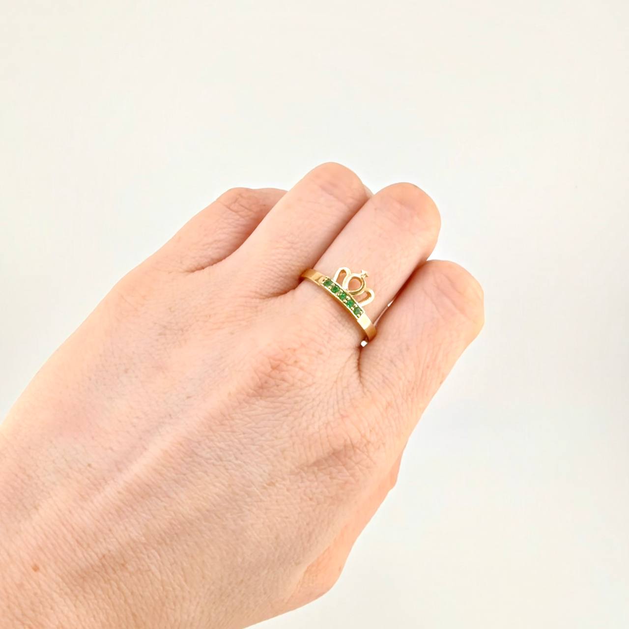 Royal Crown Ring Emeralds 25pts 3.85gr / Size 8 3/4 / 18K Gold