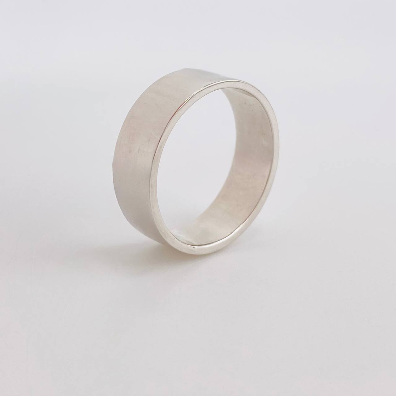 Anillo Argolla Lisa 8.4g / T11 1/4 Oro Blanco 18K