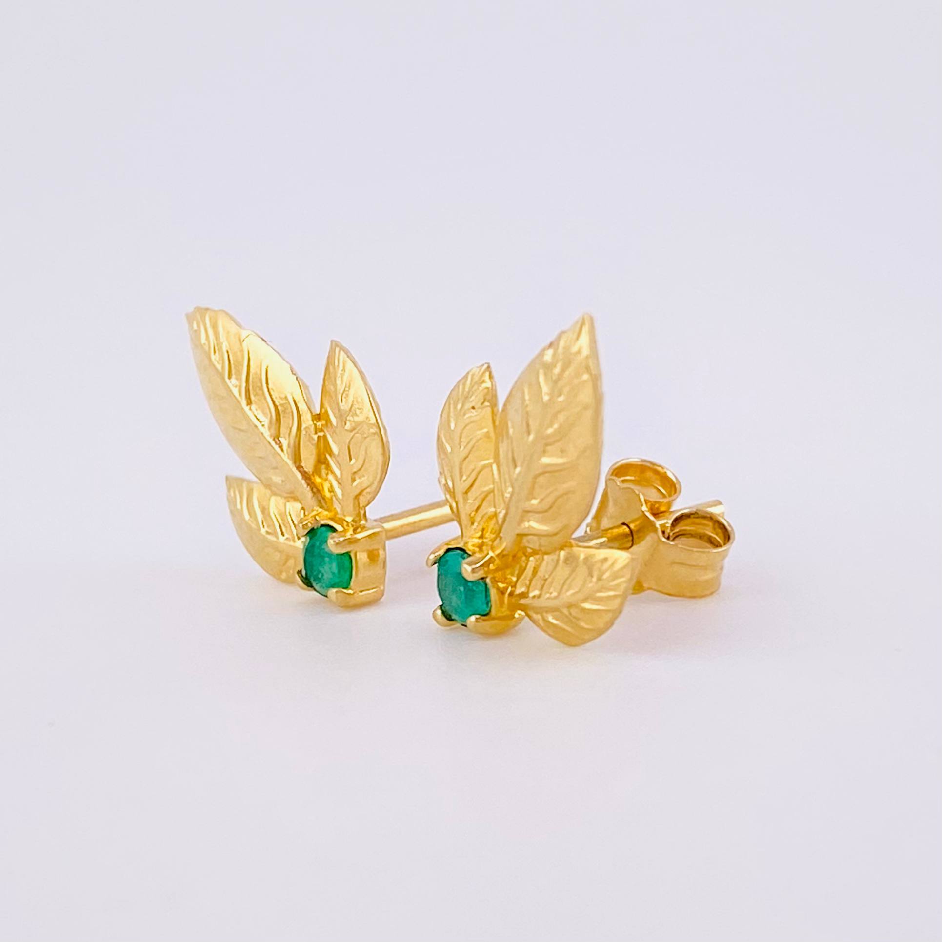 Stud Earrings Triple Leaf 2.3gr / 1.4cm / Emeralds 18pts - Lobster Claw Yellow Gold Butterfly (Jewel)