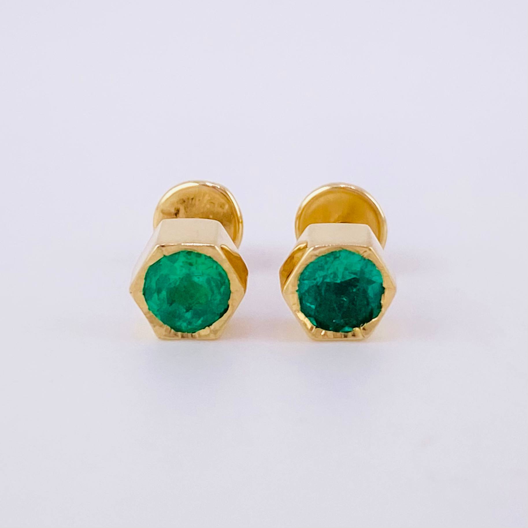 Stud Earrings Hexagonal Base Stone 2gr / 6mm Emeralds 66Pts 18K Yellow Gold (Jewel)