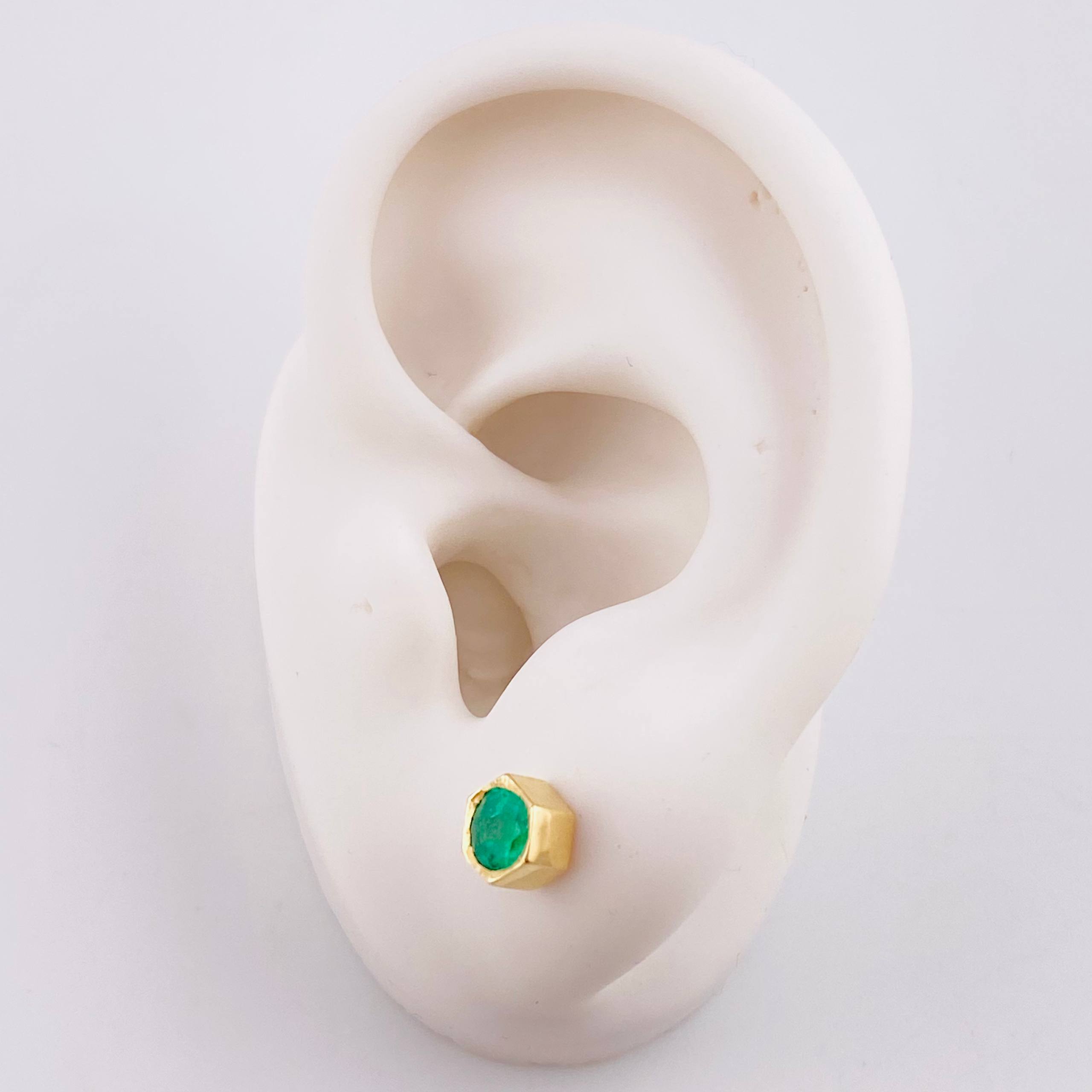 Stud Earrings Hexagonal Base Stone 2gr / 6mm Emeralds 66Pts 18K Yellow Gold (Jewel)