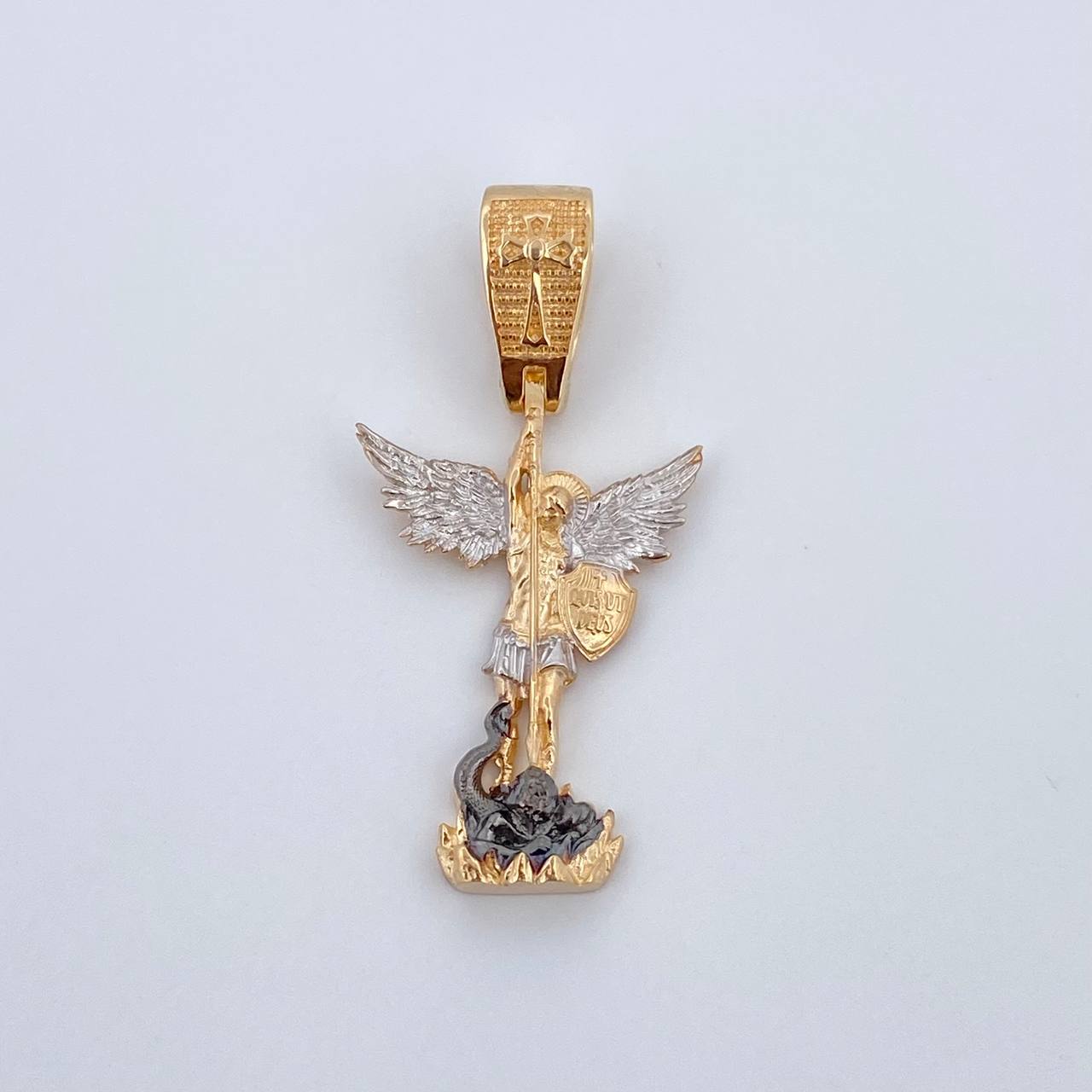 Pendant San Miguel Arcangel 5.1gr / 3.9cm / Tres Oros 18K &
