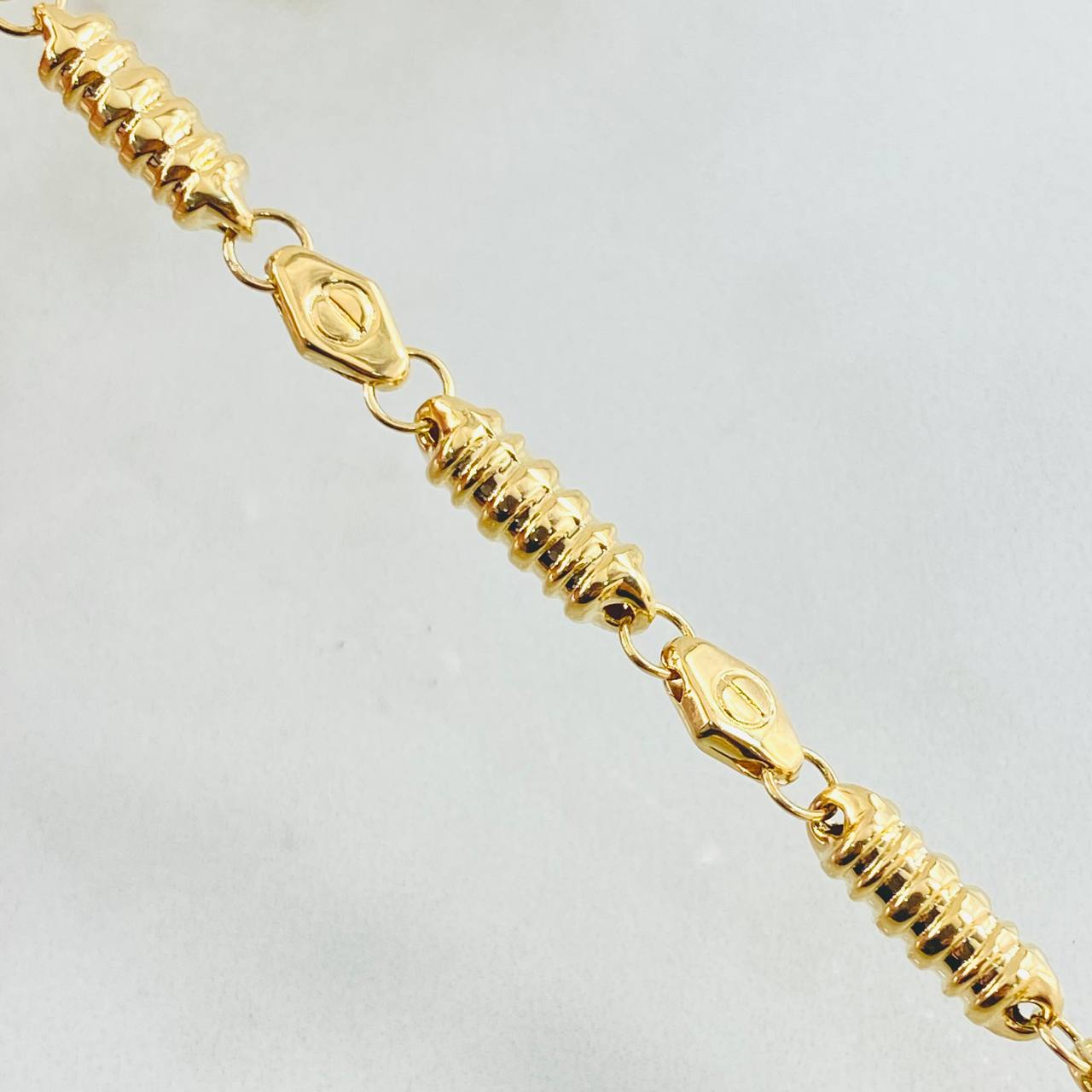 Cadena Rustica 17.1gr / 23 1/2 in / Oro Amarillo 18K