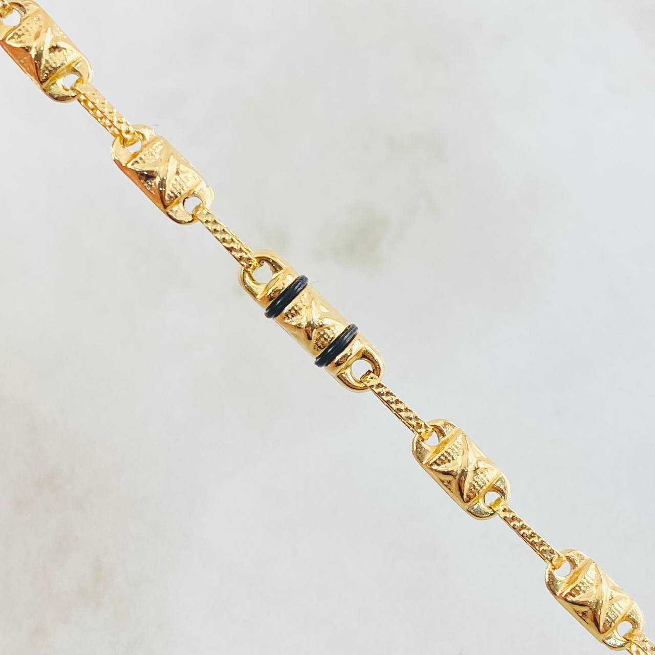 Cadena Rustica 12.55gr / 23 1/2 in / Oro Amarillo 18K ©