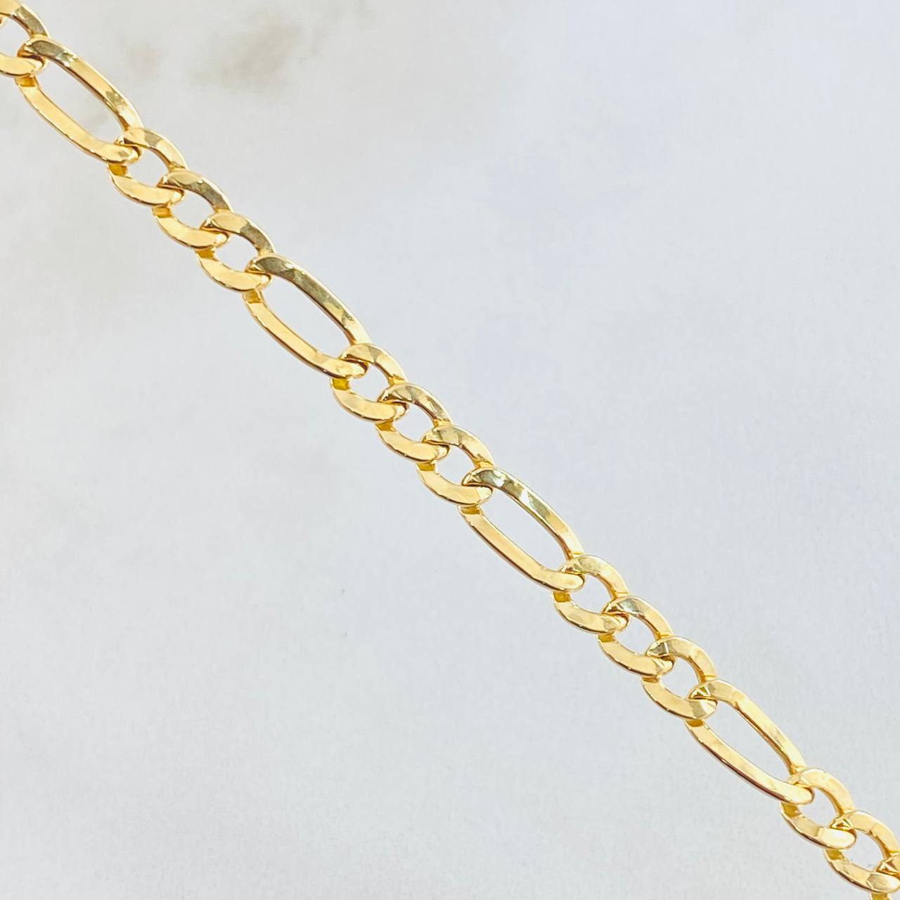 Figaro Chain 7.85gr / 27 1/2 in / 18K Gold +1
