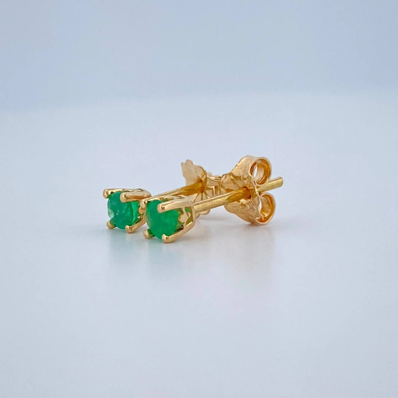 Stud Earrings Four Prongs 60 Pts Emerald 1 g / in / 4.6 mm Yellow Gold 18K