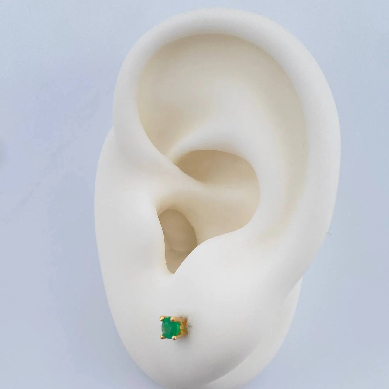 Stud Earrings Four Prongs 60 Pts Emerald 1 g / in / 4.6 mm Yellow Gold 18K