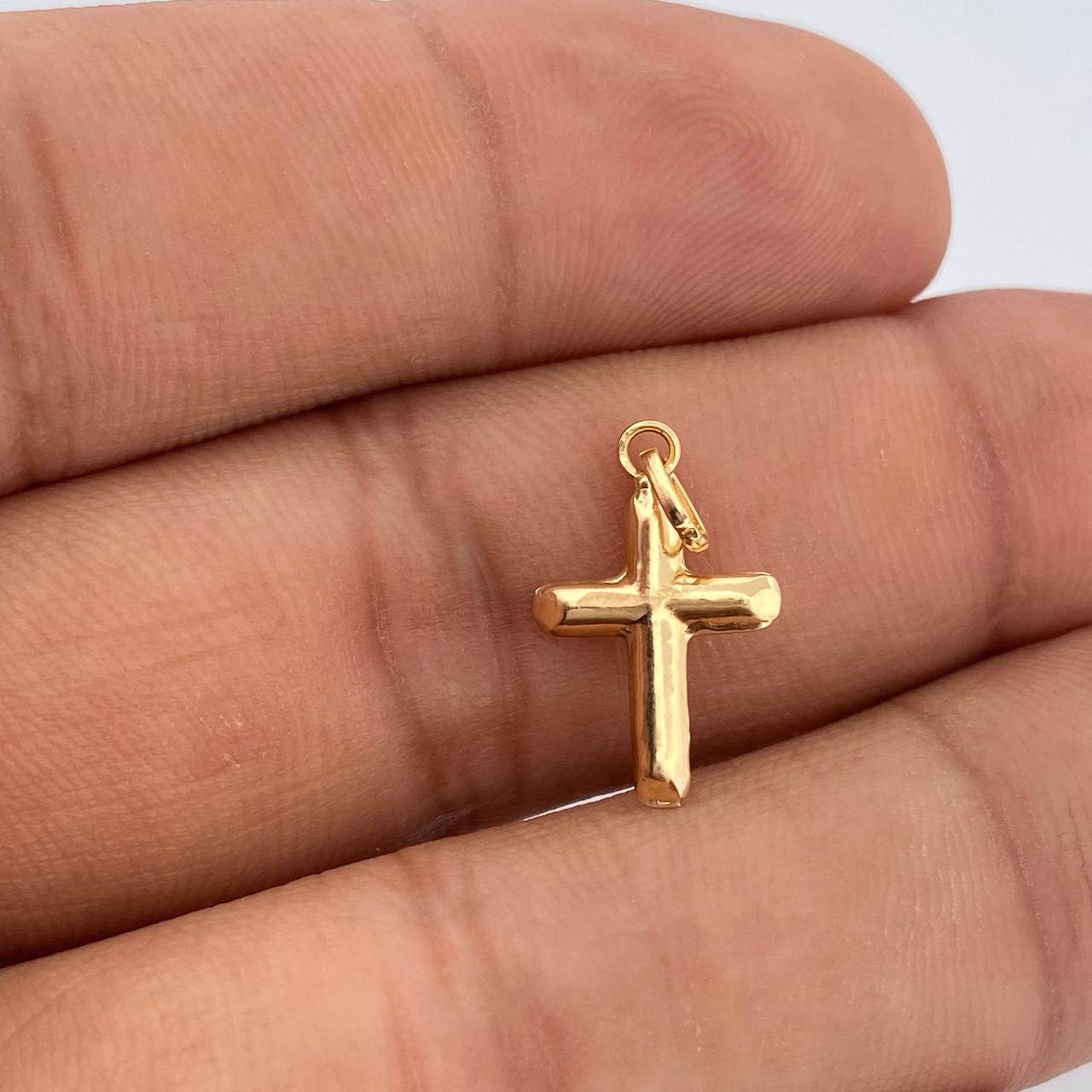 Flat Cross Pendant 0.45gr / 3/4 in / 18K Gold