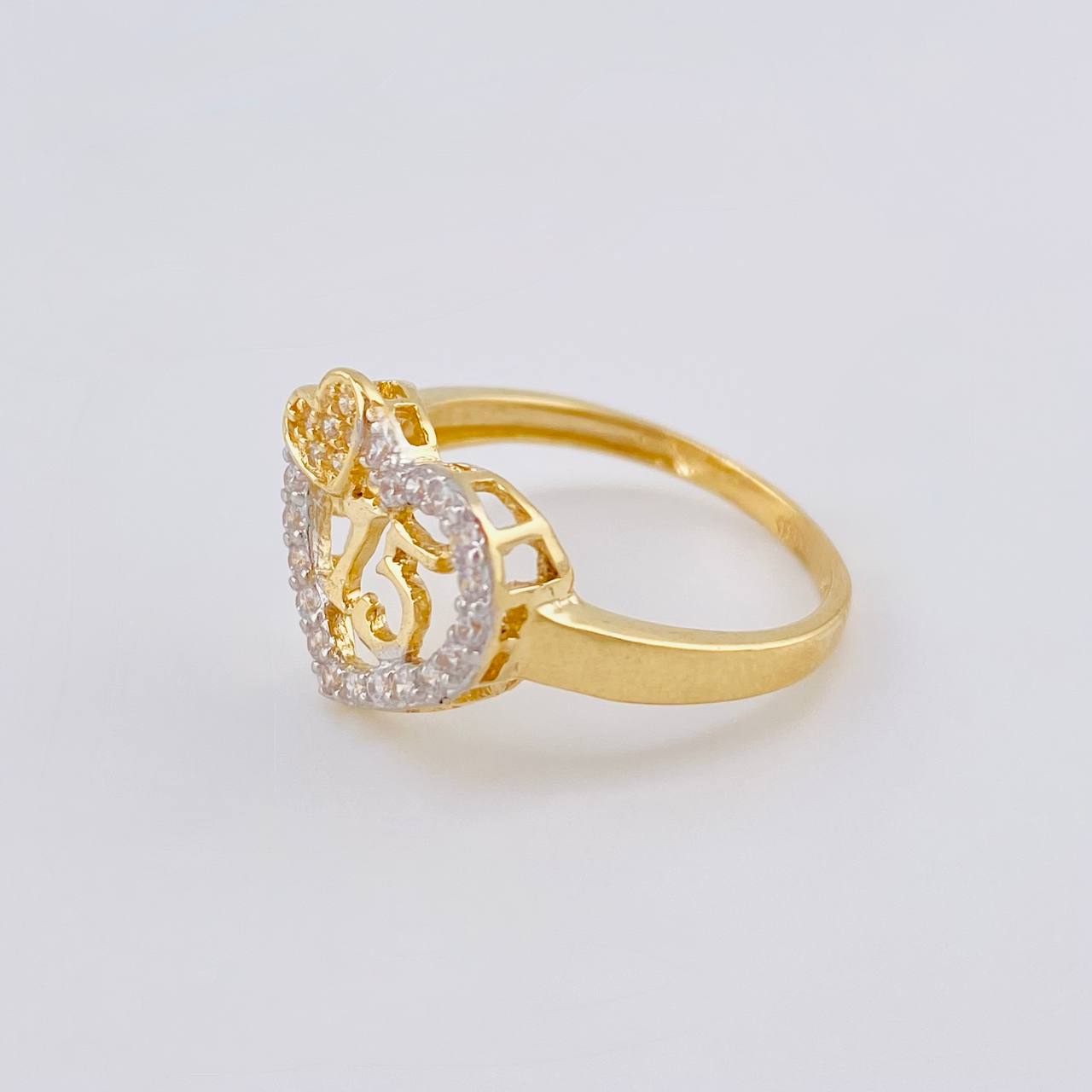 Double Heart Quinceañera Ring 2.45 g / T6 1/2 18K Yellow Gold