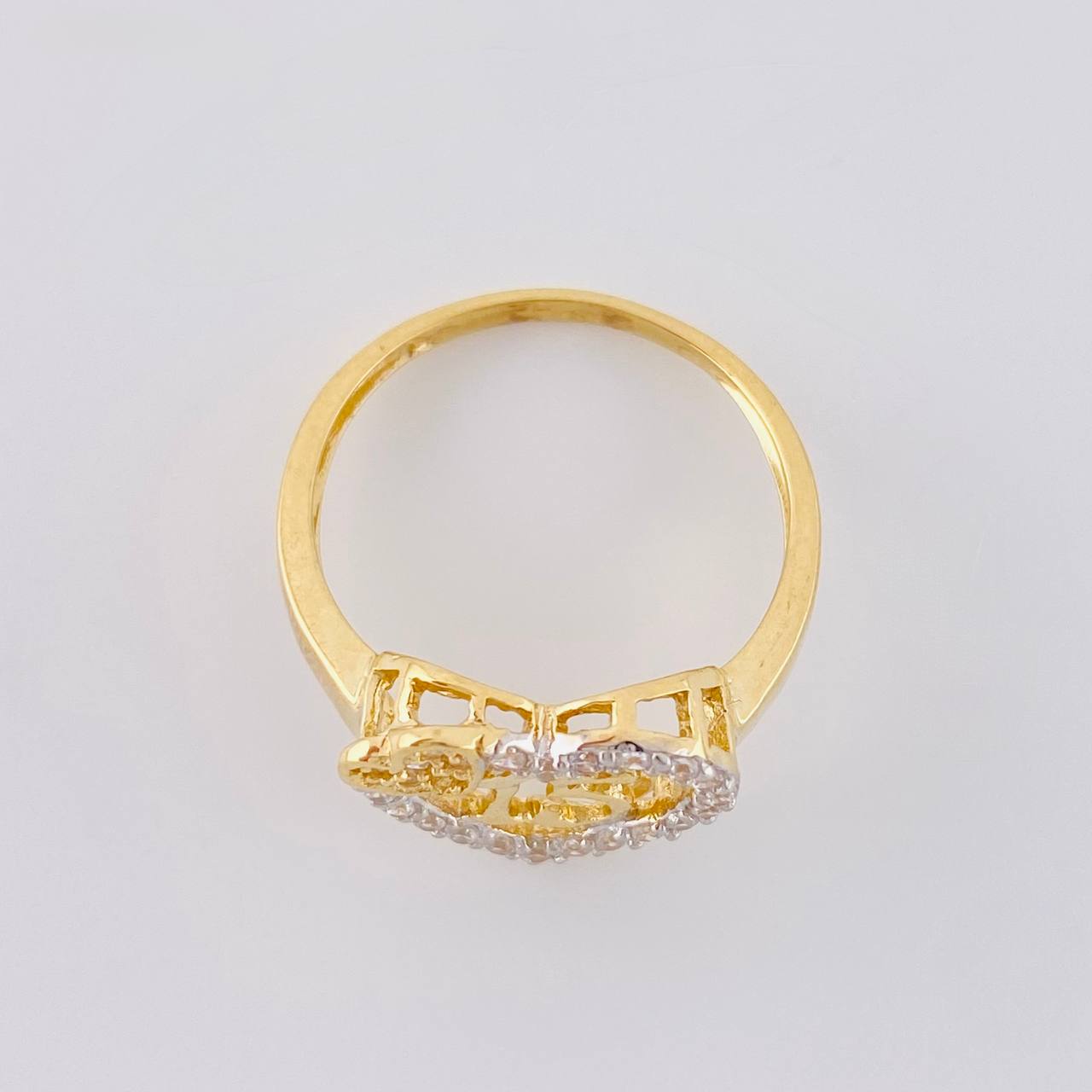 Double Heart Quinceañera Ring 2.45 g / T6 1/2 18K Yellow Gold