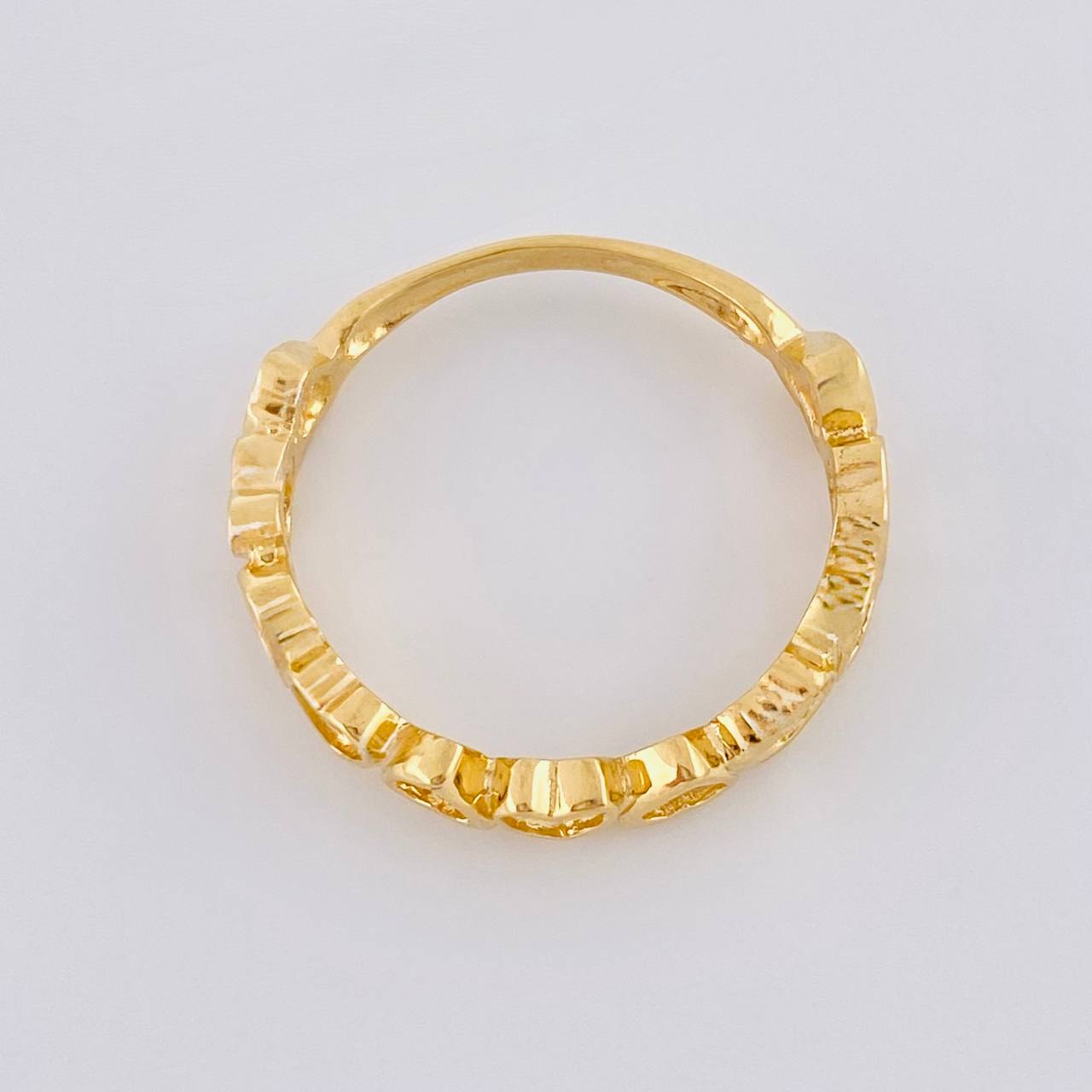 Anillo Corazones Intercalados 2.65 g / T7 1/4 Oro Amarillo 18K