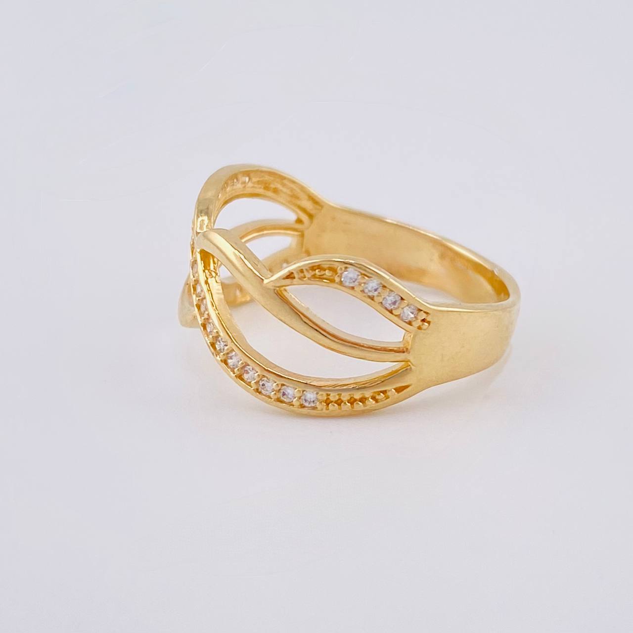 Anillo Rustico Filigrama Cruzado 2.6 g / T6 1/2 Oro Amarillo 18K