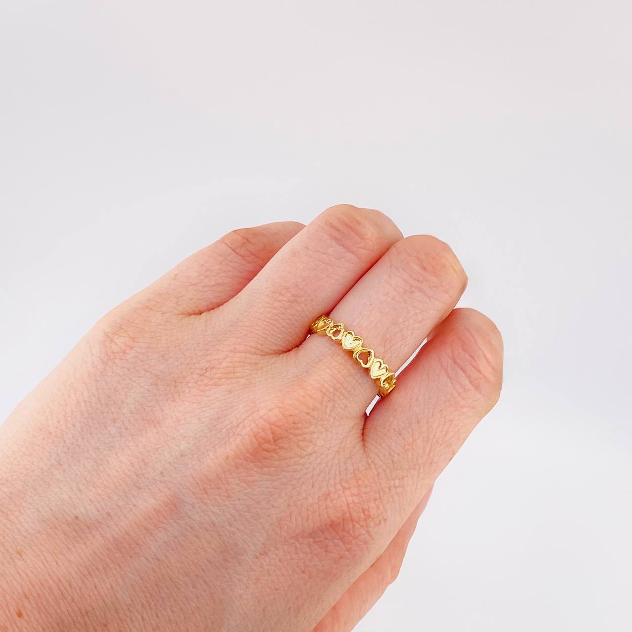 Anillo Corazones Intercalados 2.65 g / T7 1/4 Oro Amarillo 18K