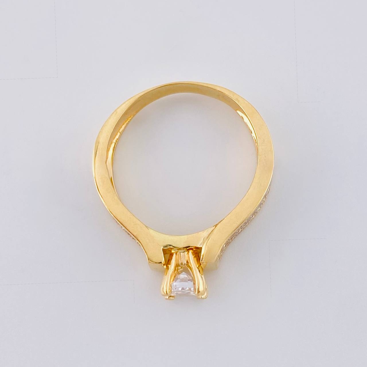 Anillo Solitario Cuatro Garras Tupido 4.25 g / T6 Oro Amarillo 18K