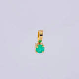 Pendant Emerald Stone 9Pts 0.2 g / 3/4 in Yellow Gold 18K