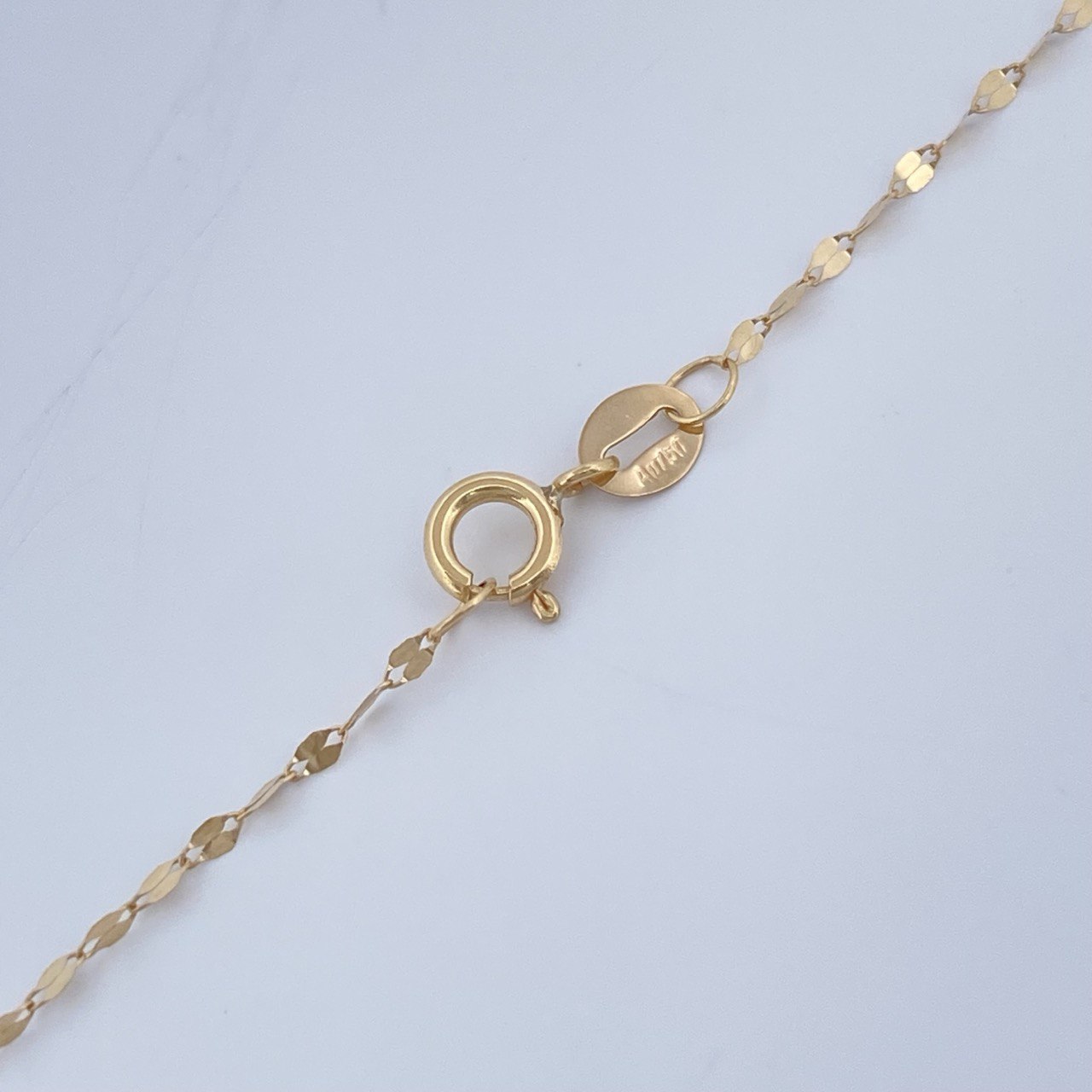 Set Cadena y Dije Flor Espejo + Silueta Virgen de Guadalupe 0,65gr / Oro Amarillo 18K &