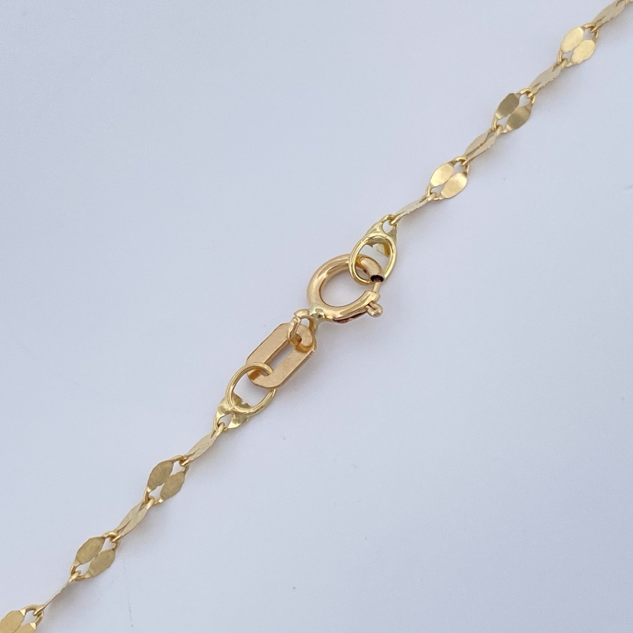 Set Cadena y Dije Flor Espejo + Virgen Maria Auxiluadora 1,5gr / Oro Amarillo 18K &