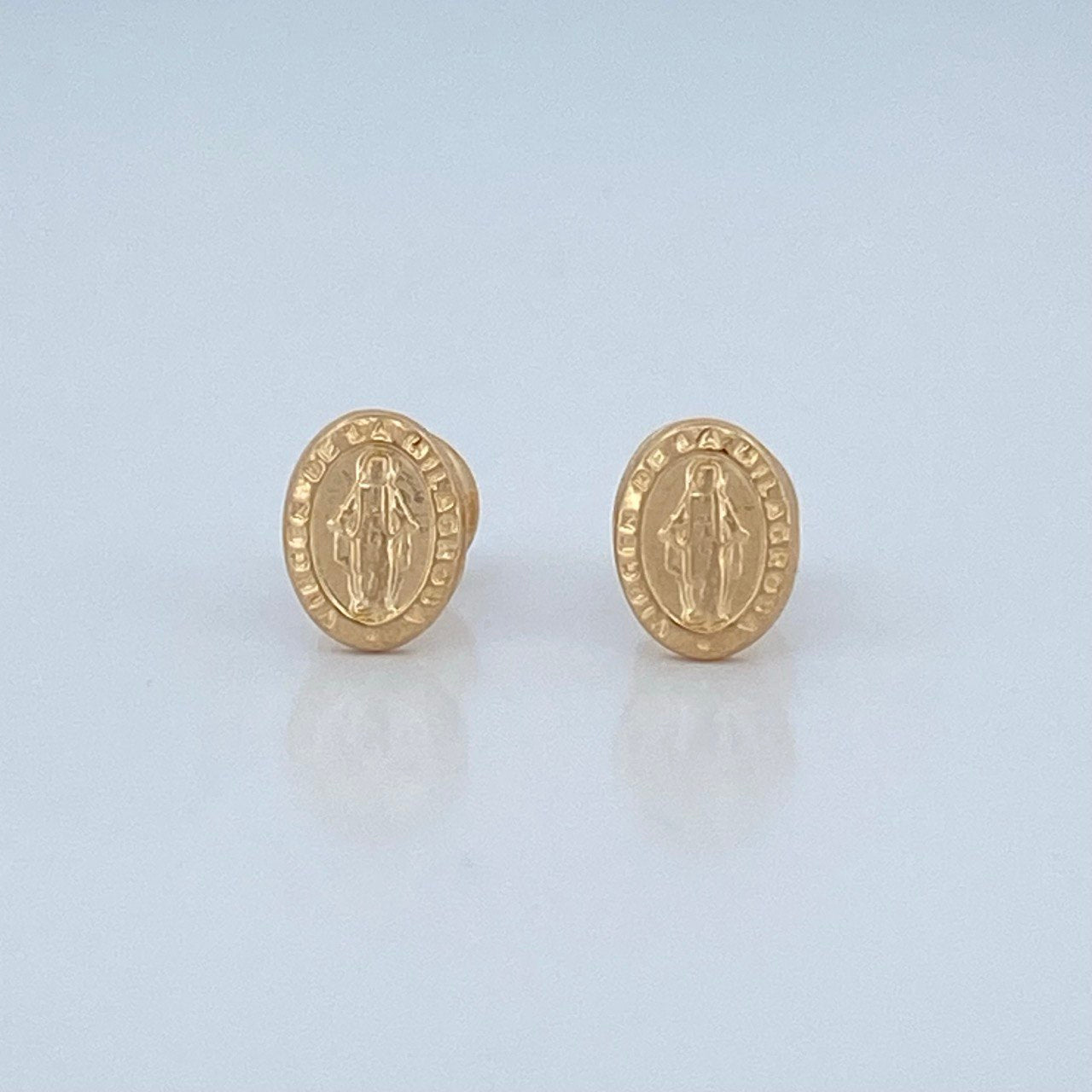 Stud Earrings 0.85gr / 18K Gold $