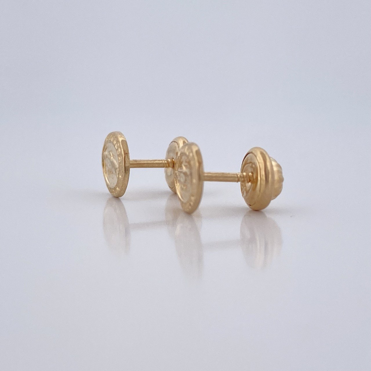 Stud Earrings 0.85gr / 18K Gold $