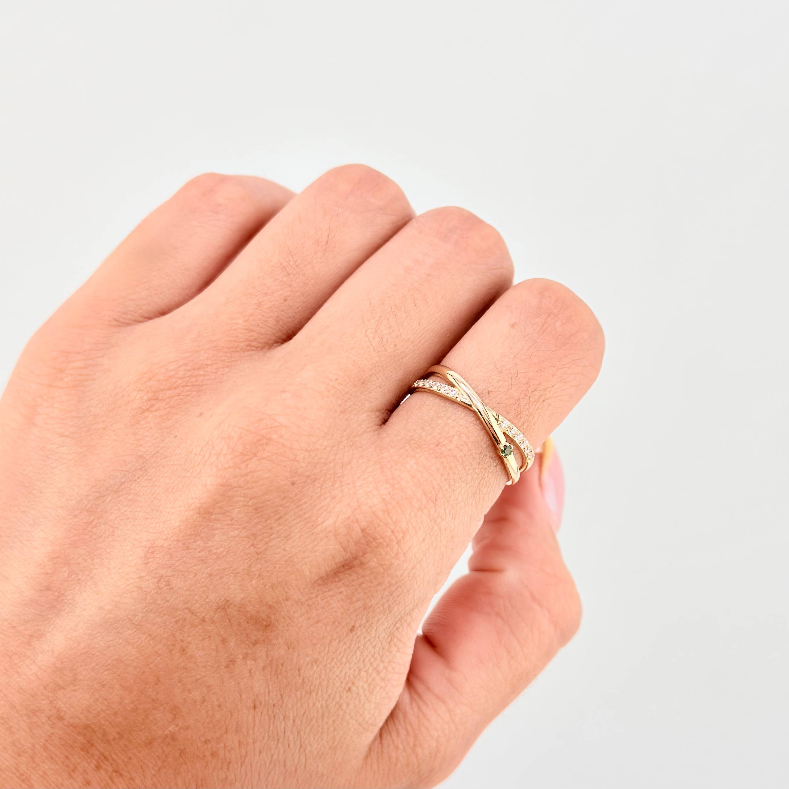 Anillo Carriles Cruzados 1.7gr / T8 1/4 / Oro Amarillo 18K