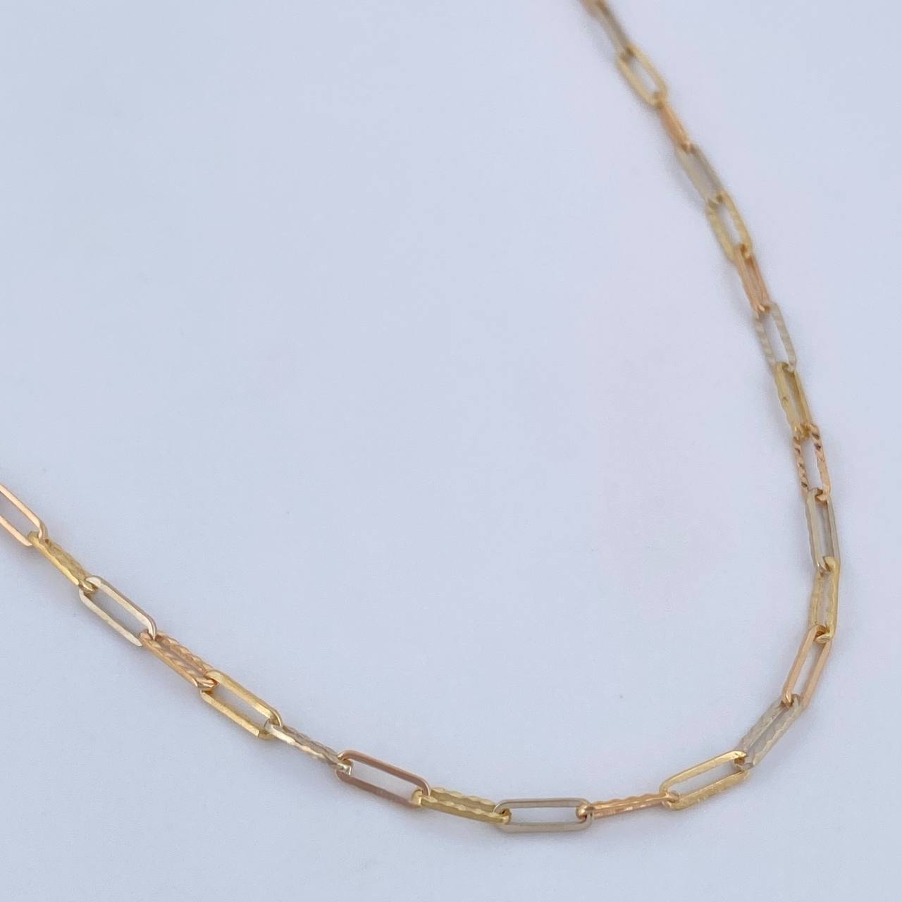 Paperclip Chain 2.45gr / 17.9in / +3 18K Gold &