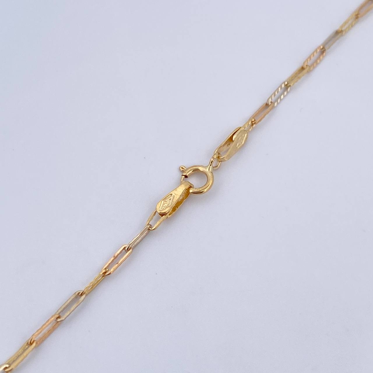 Paperclip Chain 2.45gr / 17.9in / +3 18K Gold &